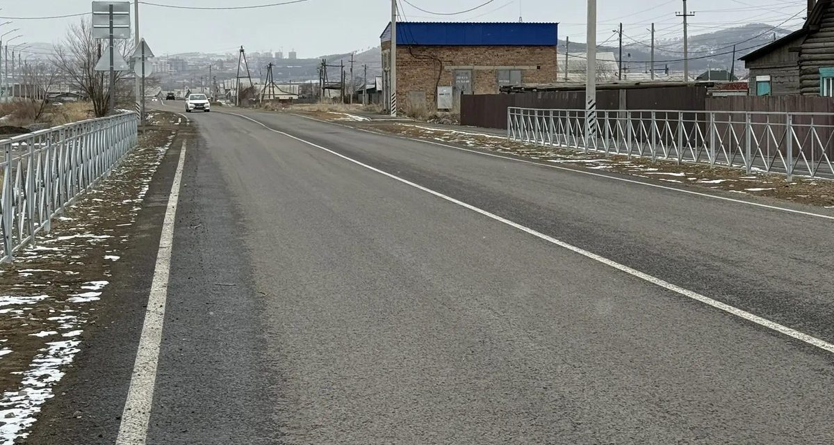 К школе № 54 в Истоке отремонтировали дорогу: уложили 1,7 км нового асфальта