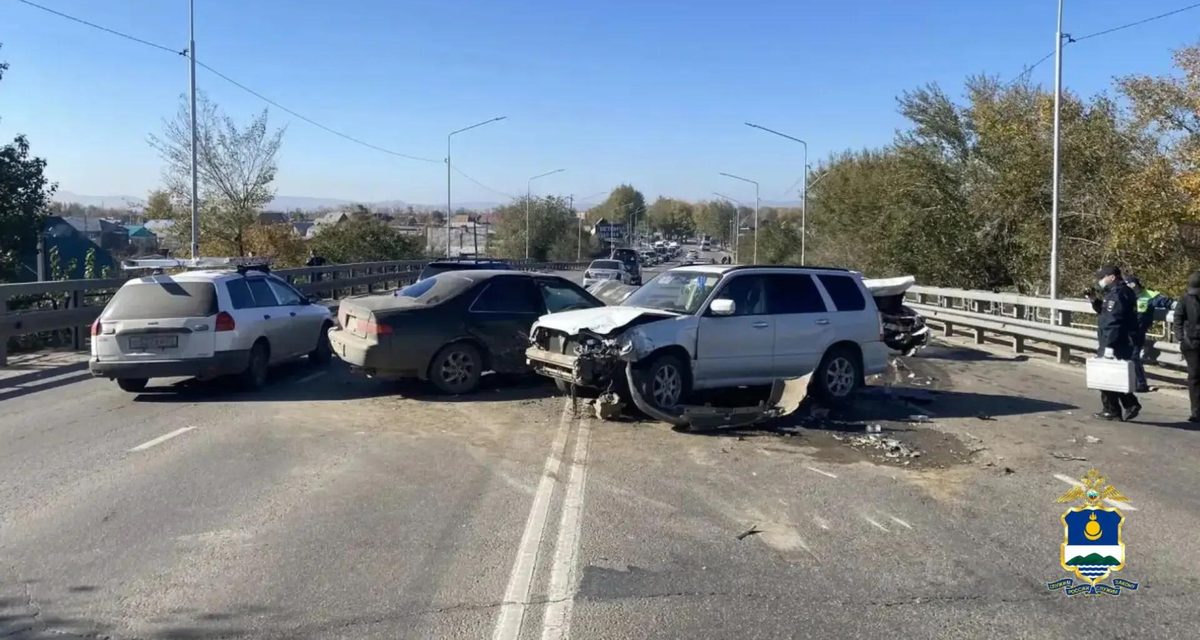 Пассажирка погибла после выезда автомобиля на встречную полосу в Улан-Удэ